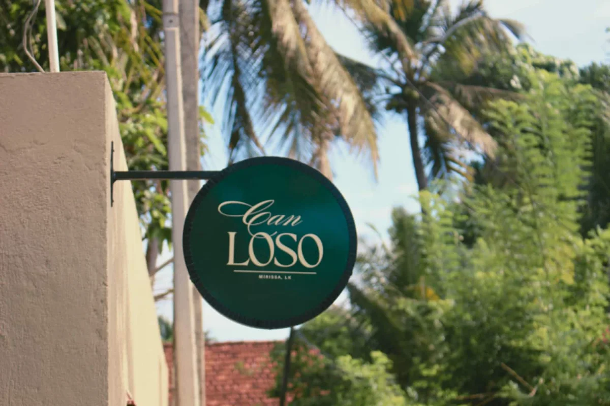 El cartel de Can Loso en la fachada